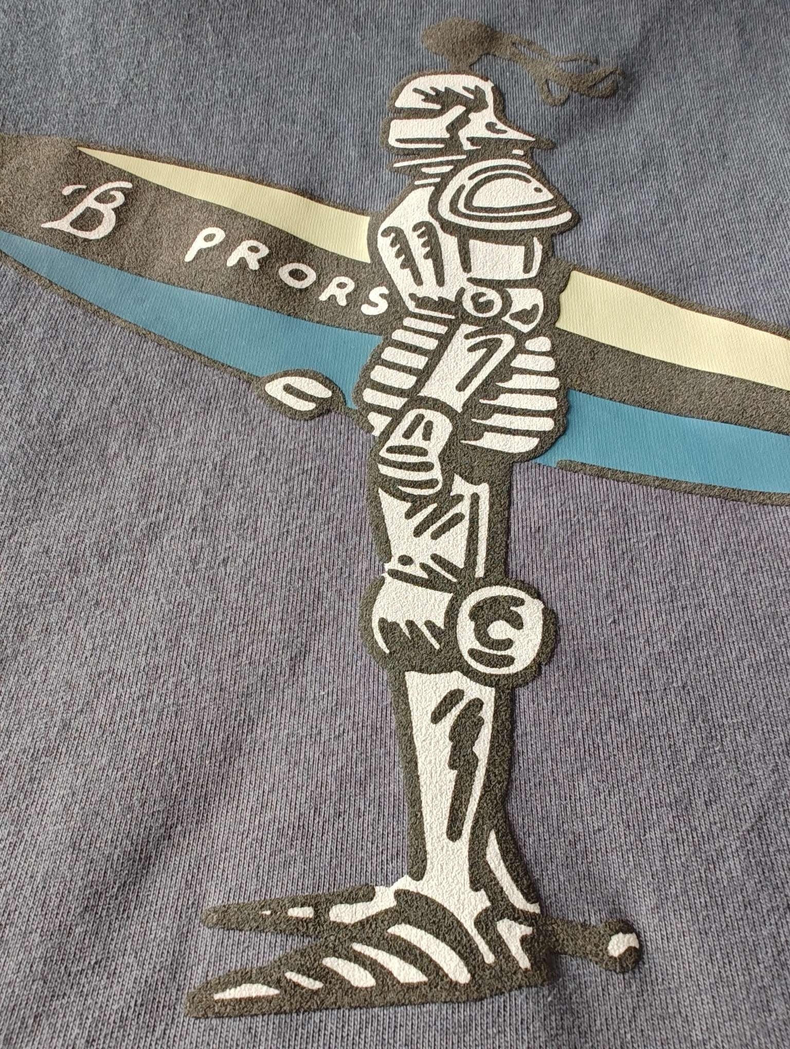 Schwarz-weißes T-Shirt
