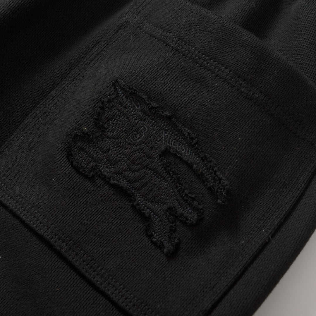 Schwarze und dunkelblaue Hose
