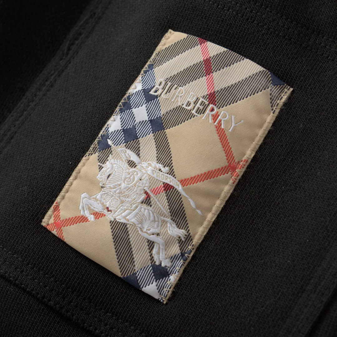 Schwarze und graue Hose