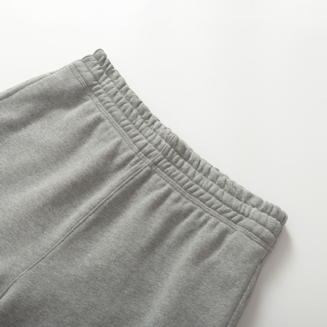 Schwarze und graue Hose