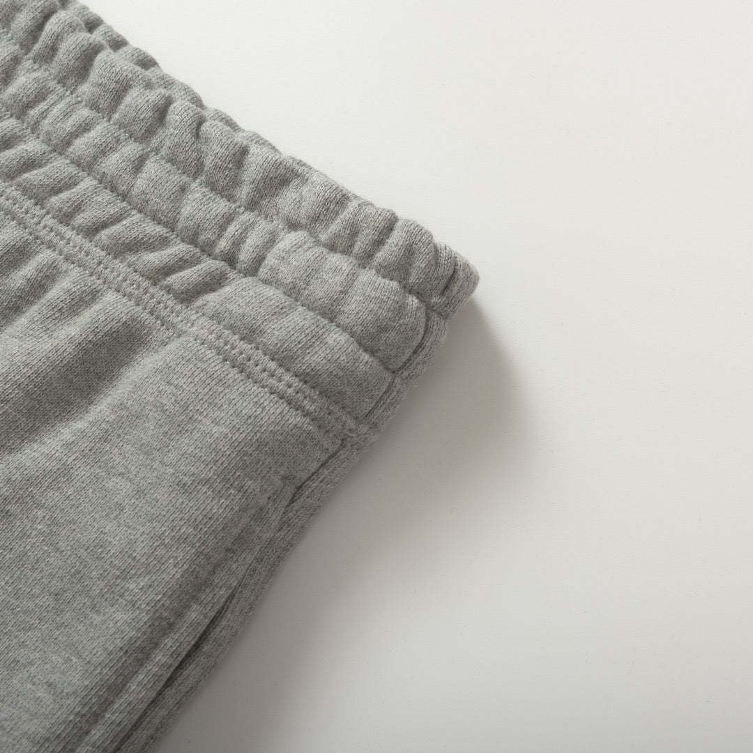 Schwarze und graue Hose