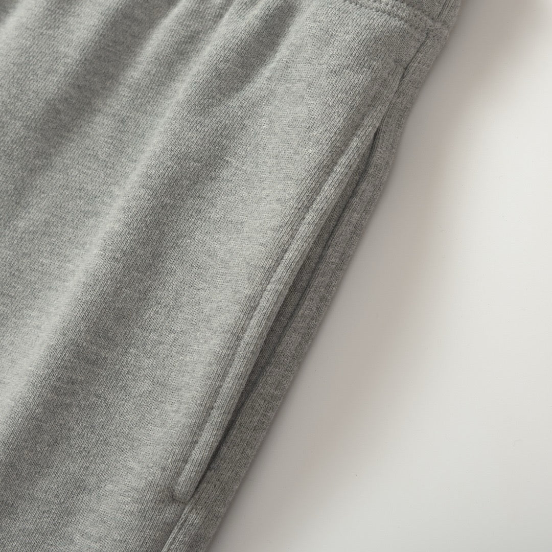 Schwarze und graue Hose