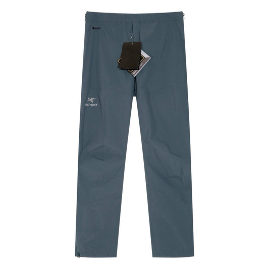 Pantalón azul y negro