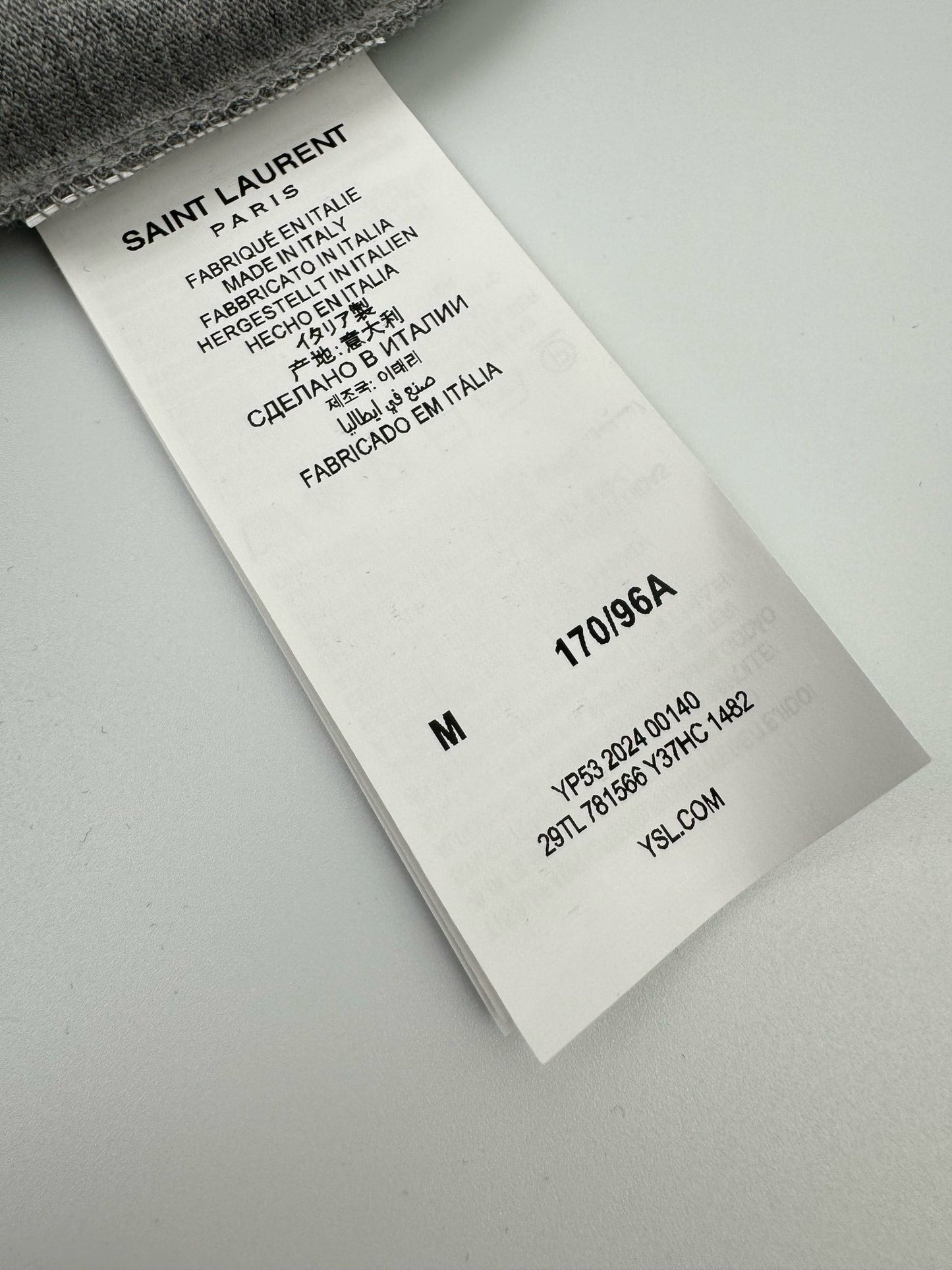 تي شيرت أسود ورمادي