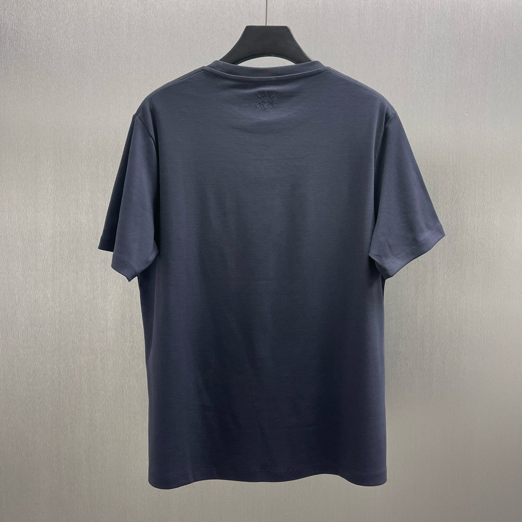 تي شيرت أزرق وأبيض