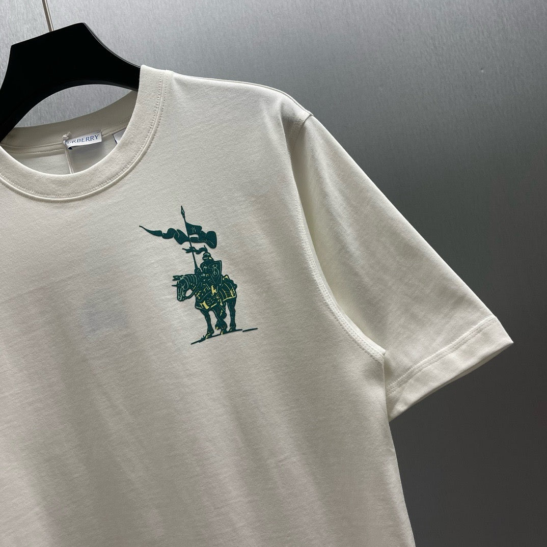 Grün-weißes T-Shirt