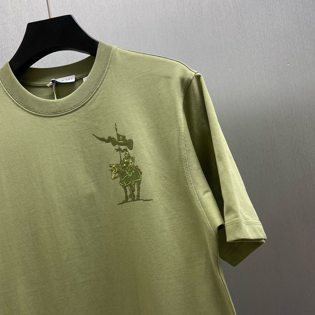 Grün-weißes T-Shirt