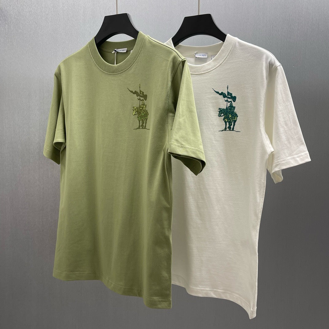 Grün-weißes T-Shirt