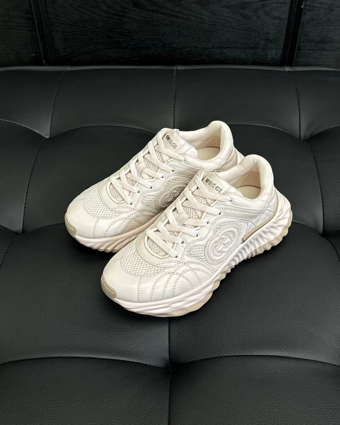 Beige Schuhe