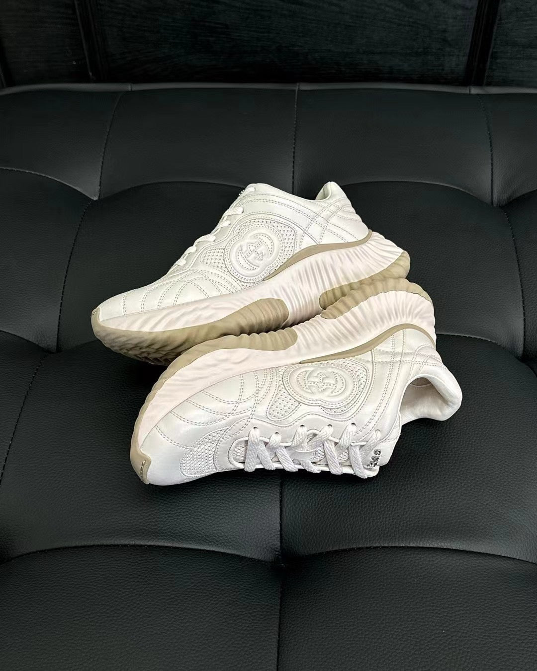 Beige Schuhe