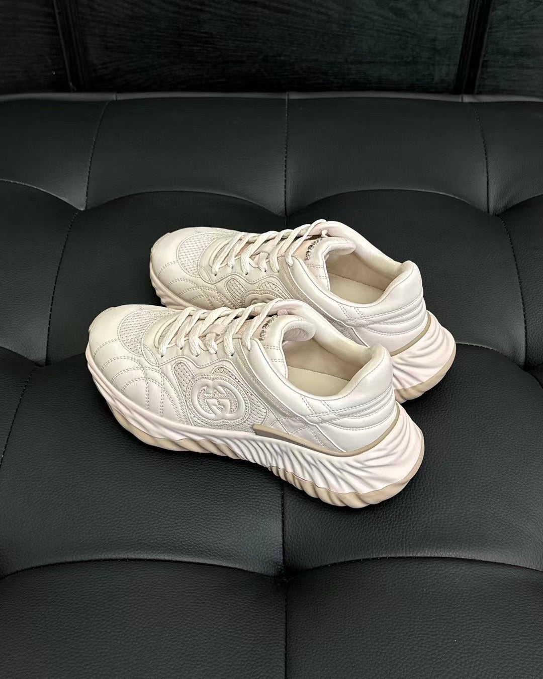 Beige Schuhe