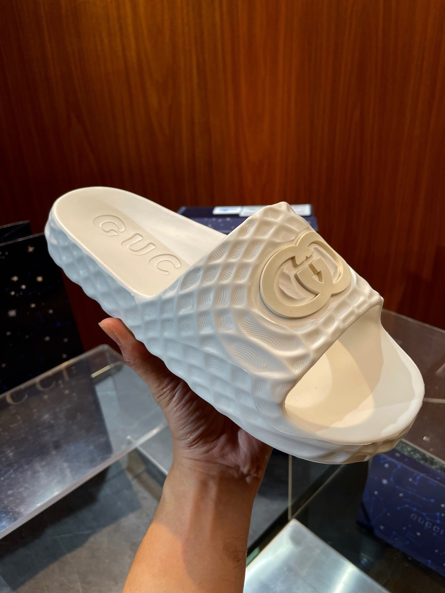 Mehrfarbige Schuhe