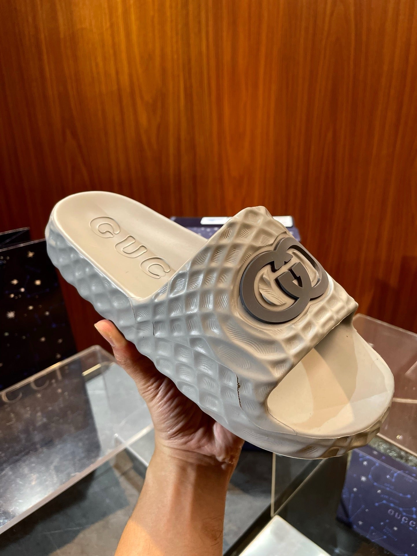 Mehrfarbige Schuhe