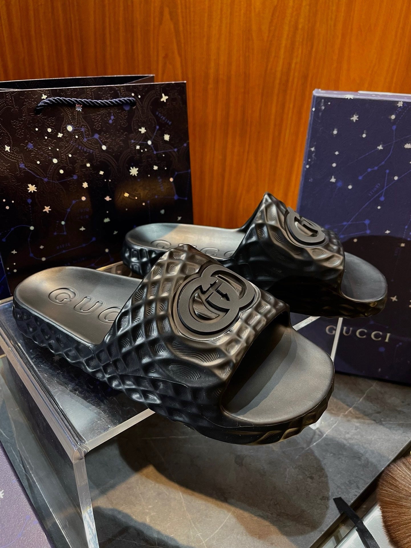 Mehrfarbige Schuhe