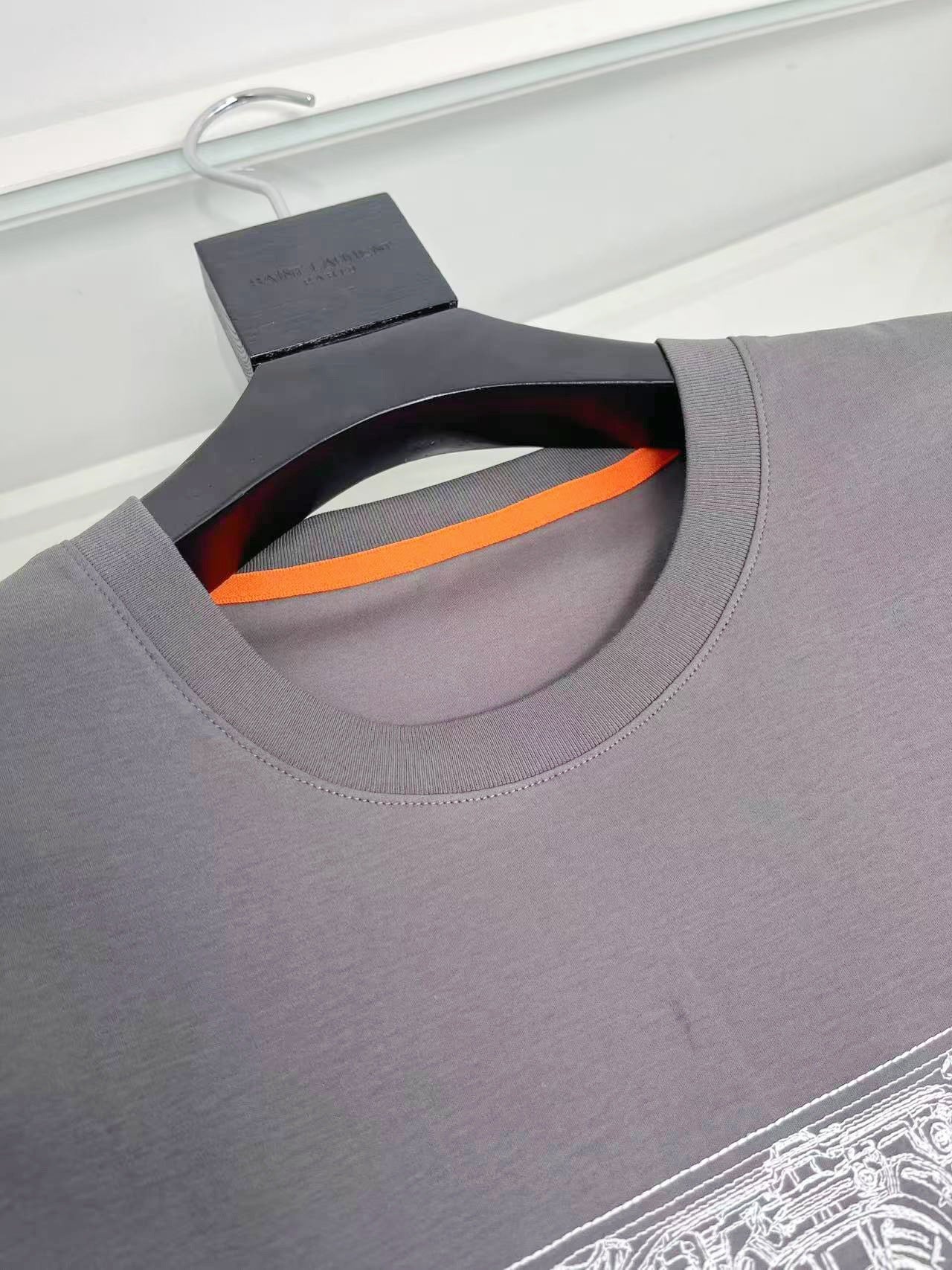 Mehrfarbiges T-Shirt