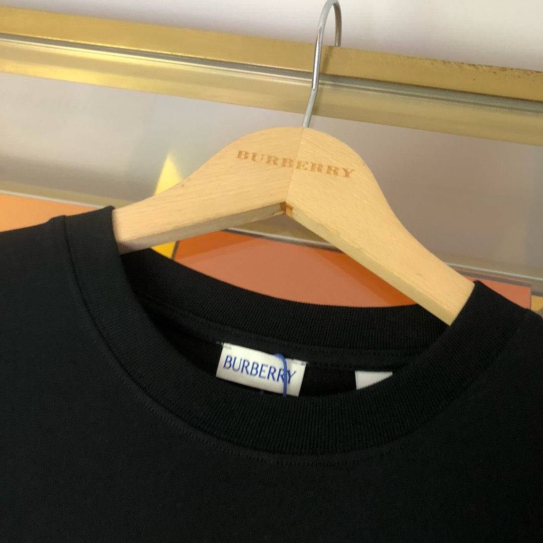 White and Black T-Shirt - FashionHype.xyz
