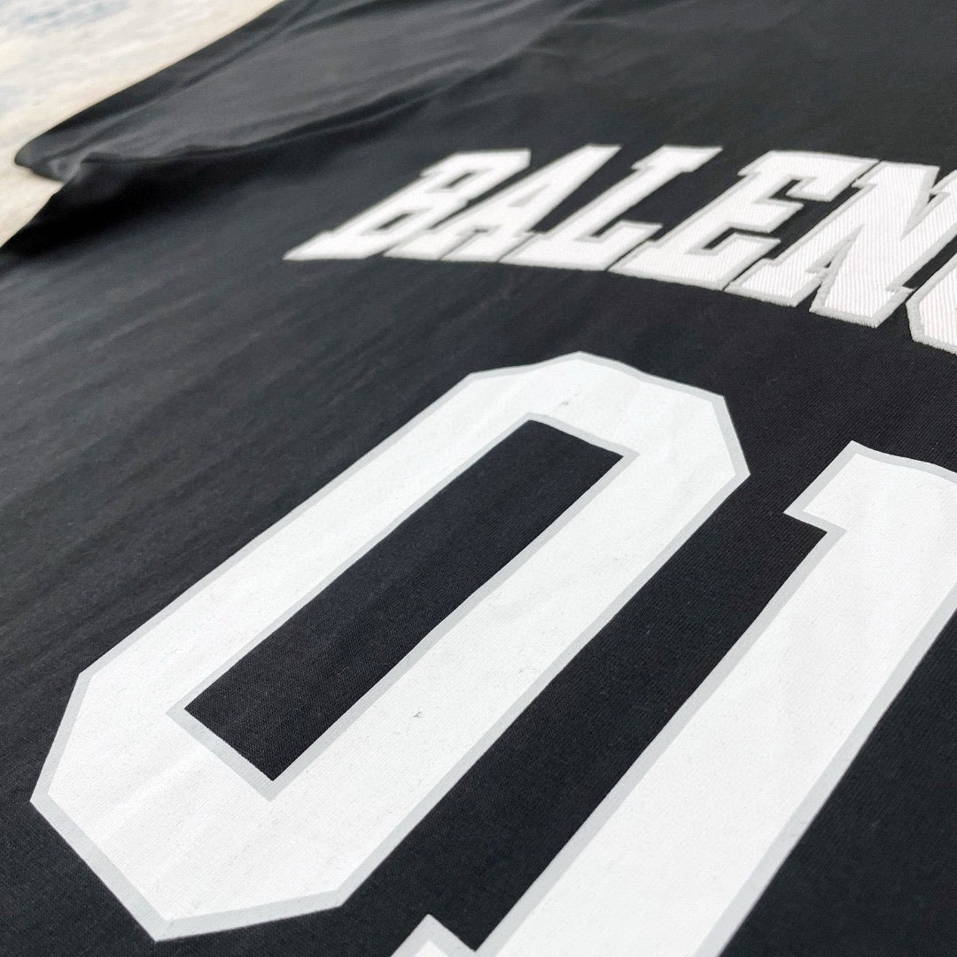 Black and White T-Shirt - FashionHype.xyz