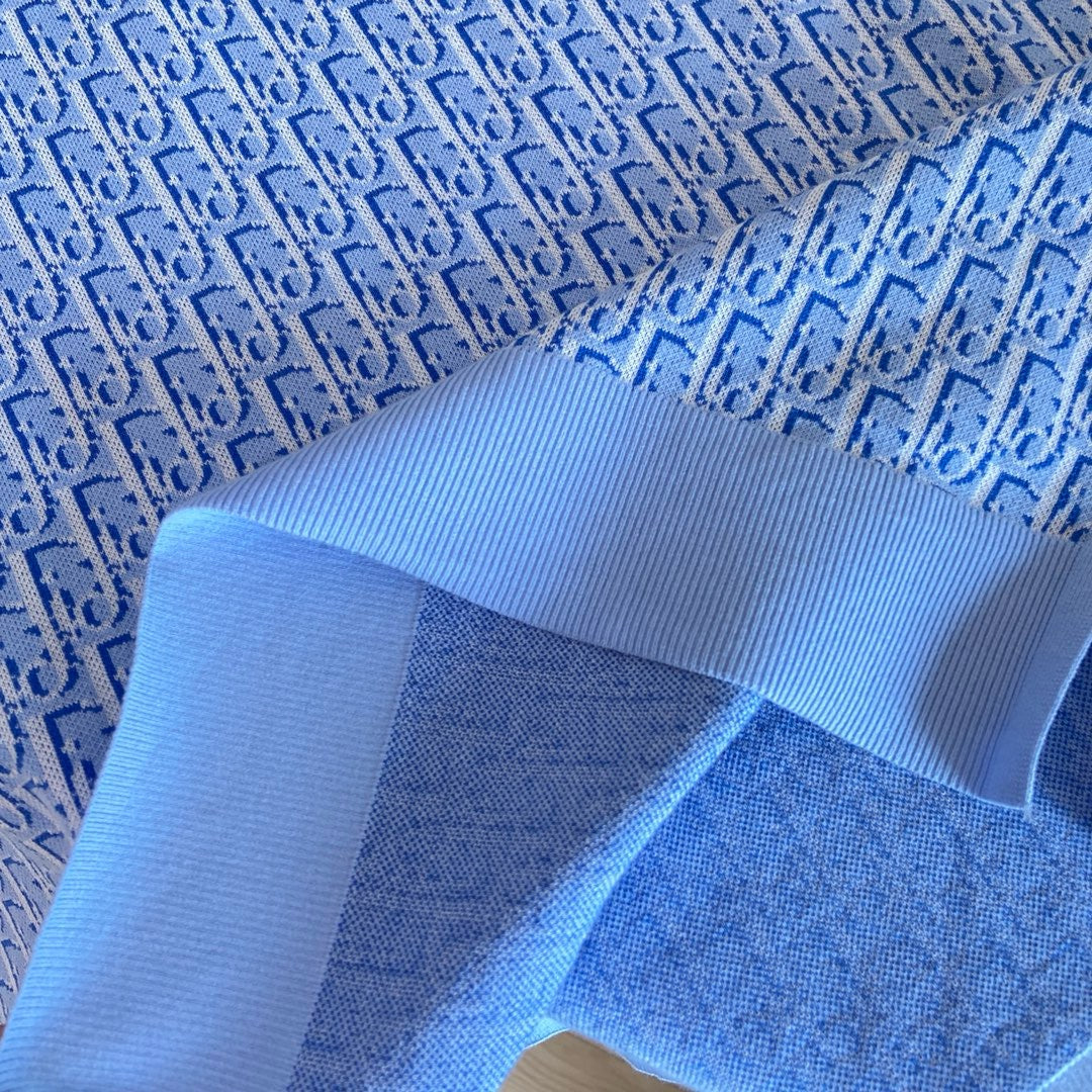 بولو متعدد الألوان