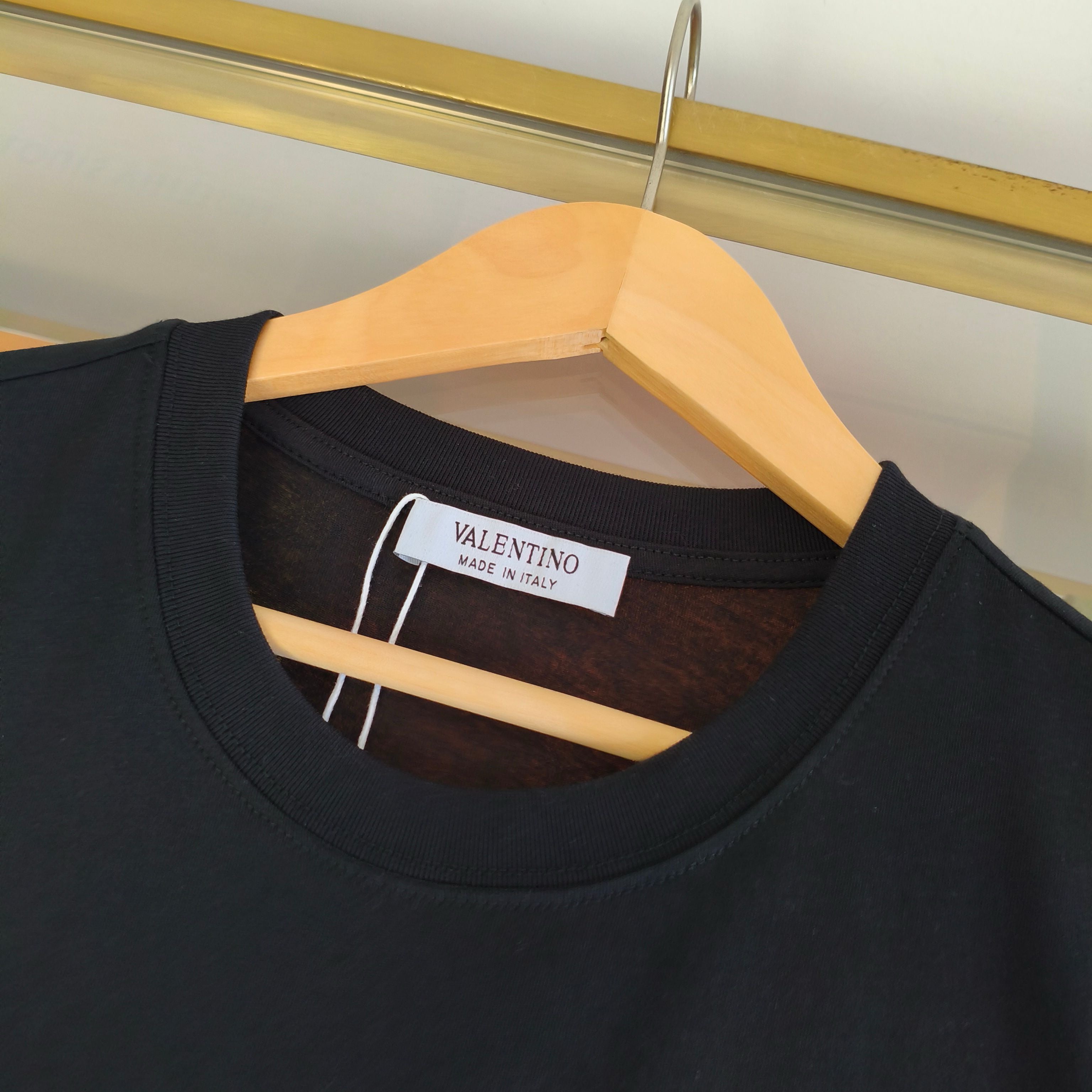 White and Black T-Shirt - FashionHype.xyz