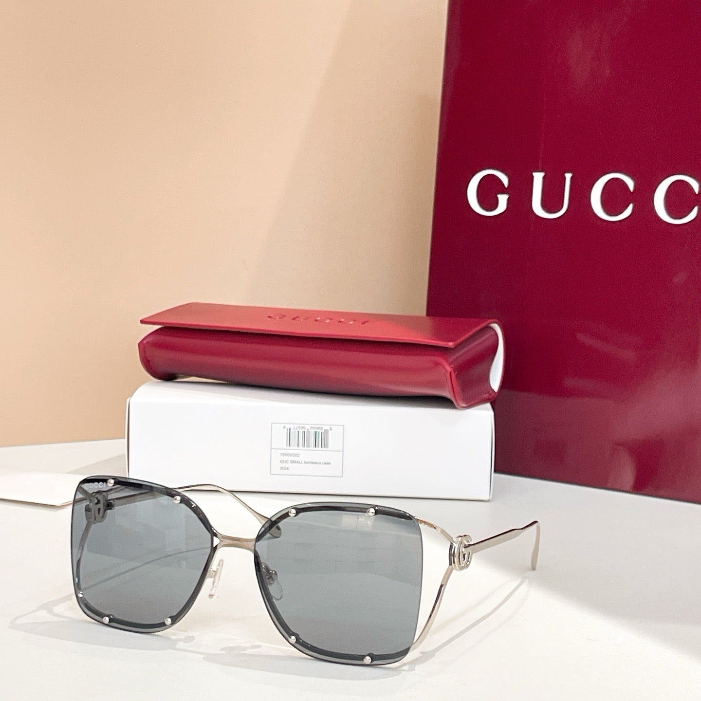 نظارة شمسية متعددة الألوان