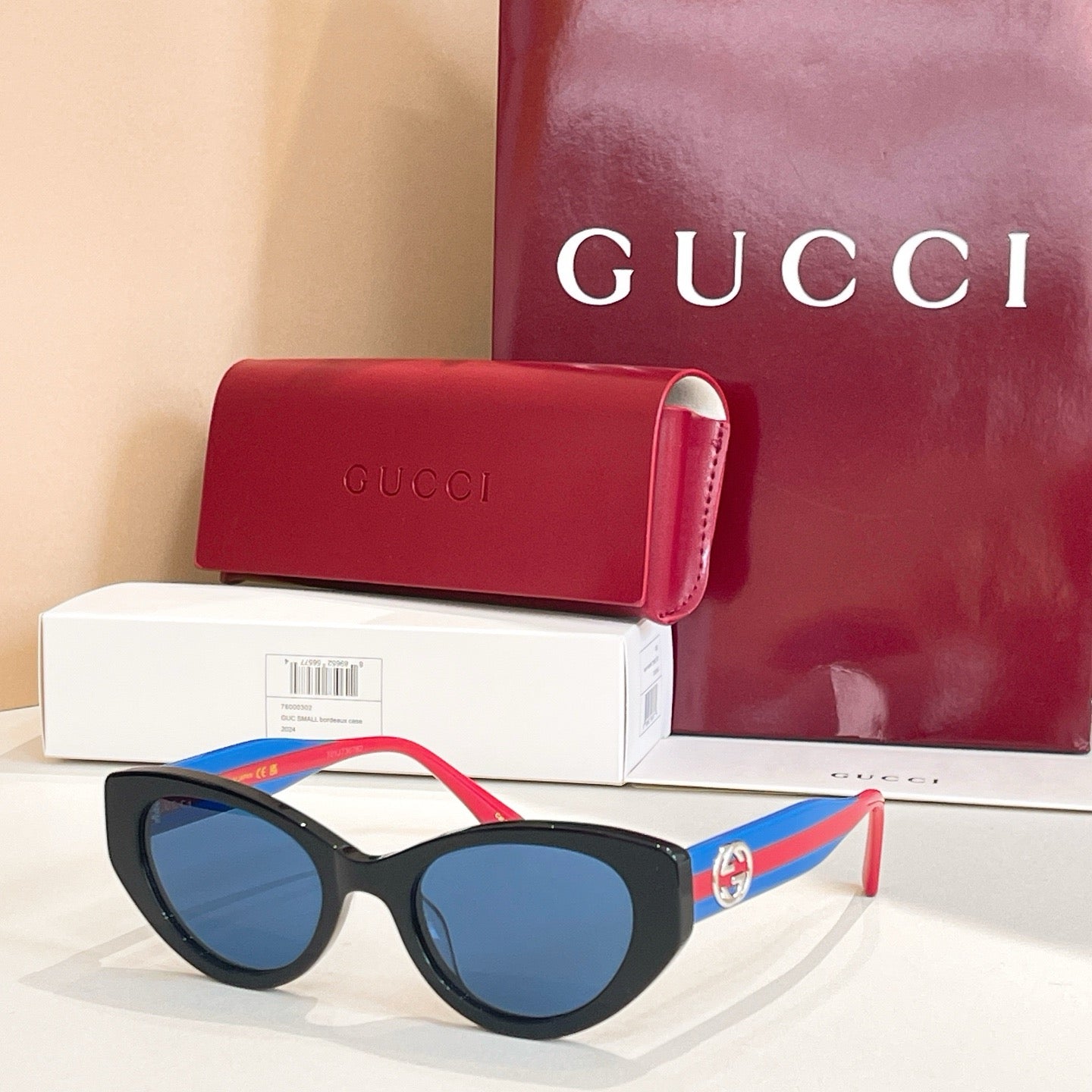 نظارة شمسية متعددة الألوان