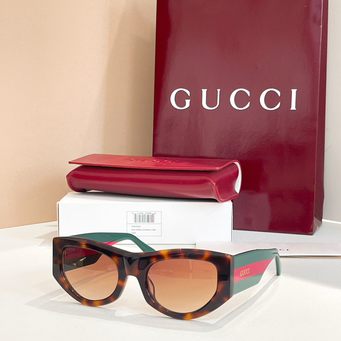 نظارة شمسية متعددة الألوان