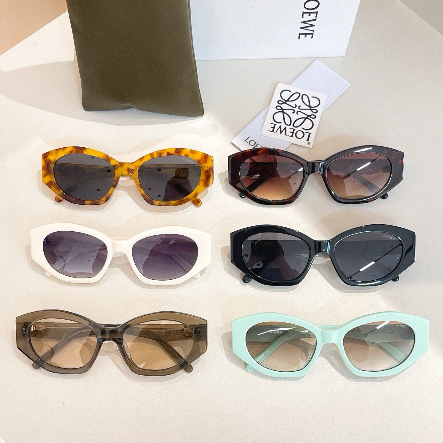 Mehrfarbige Sonnenbrille