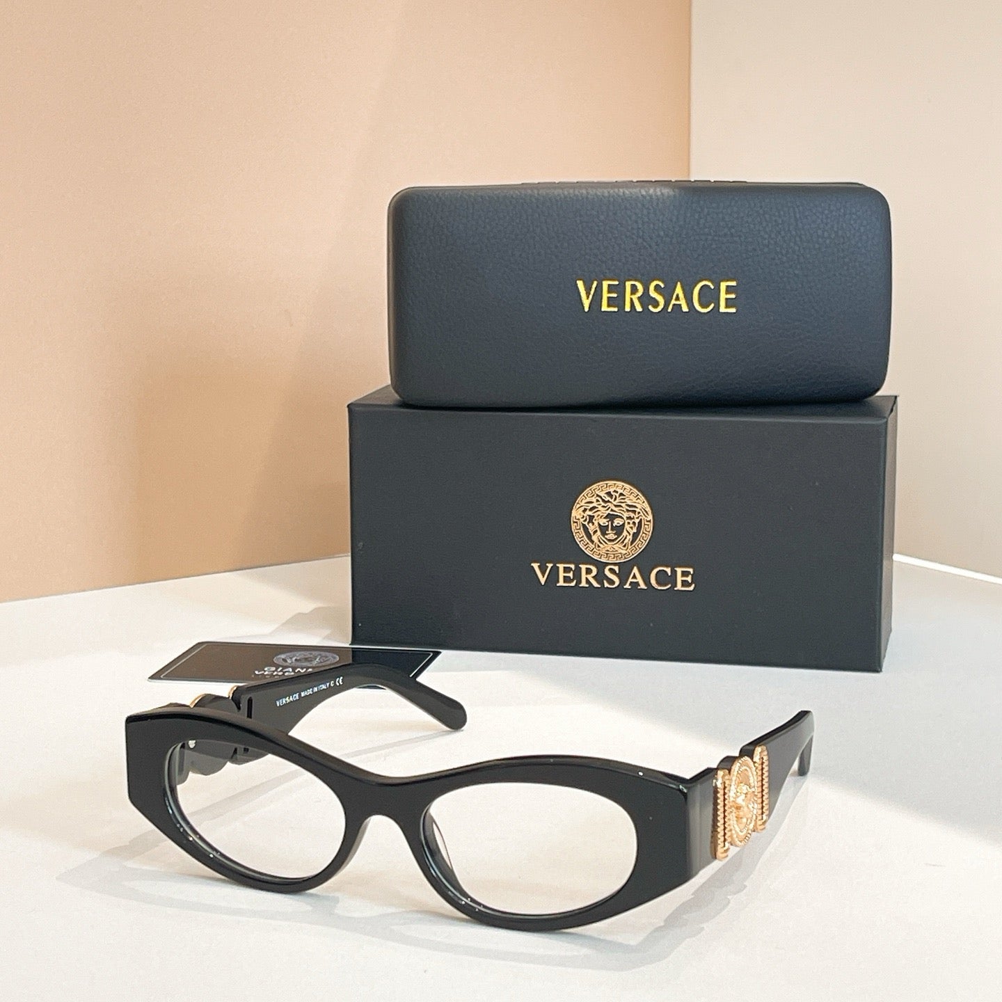 نظارة شمسية متعددة الألوان