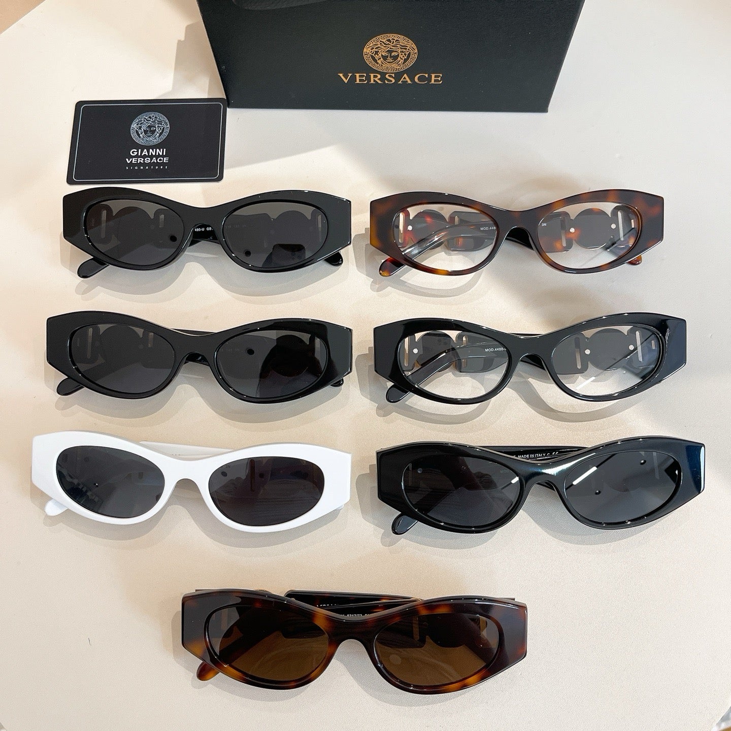 نظارة شمسية متعددة الألوان