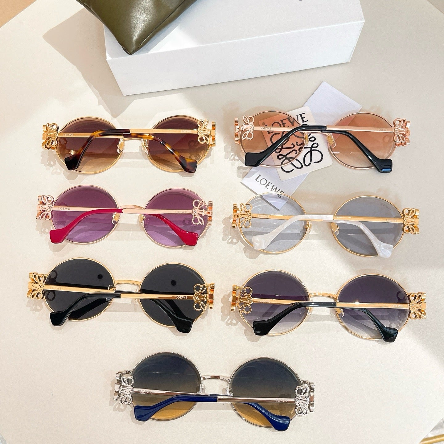 Mehrfarbige Sonnenbrille