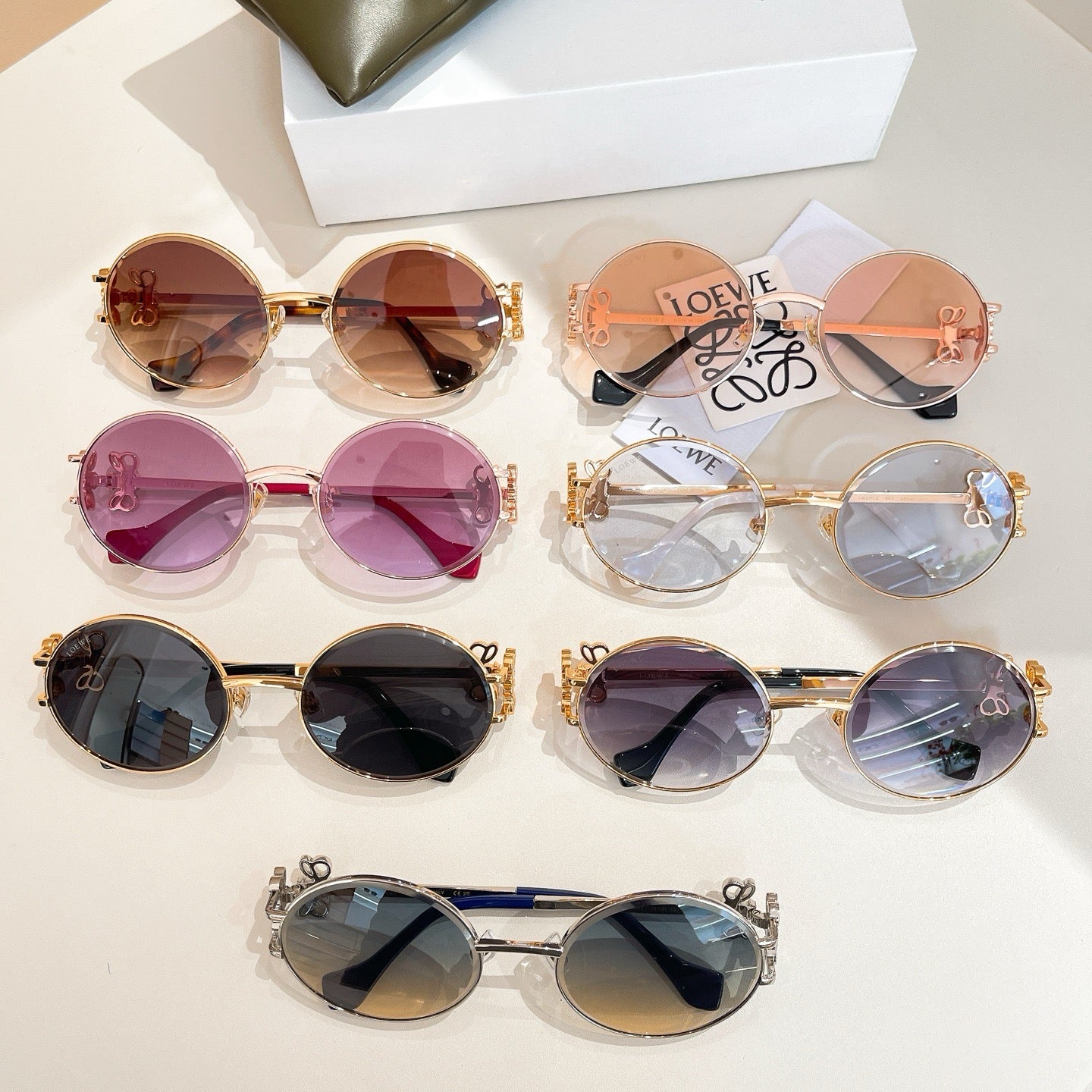 Mehrfarbige Sonnenbrille