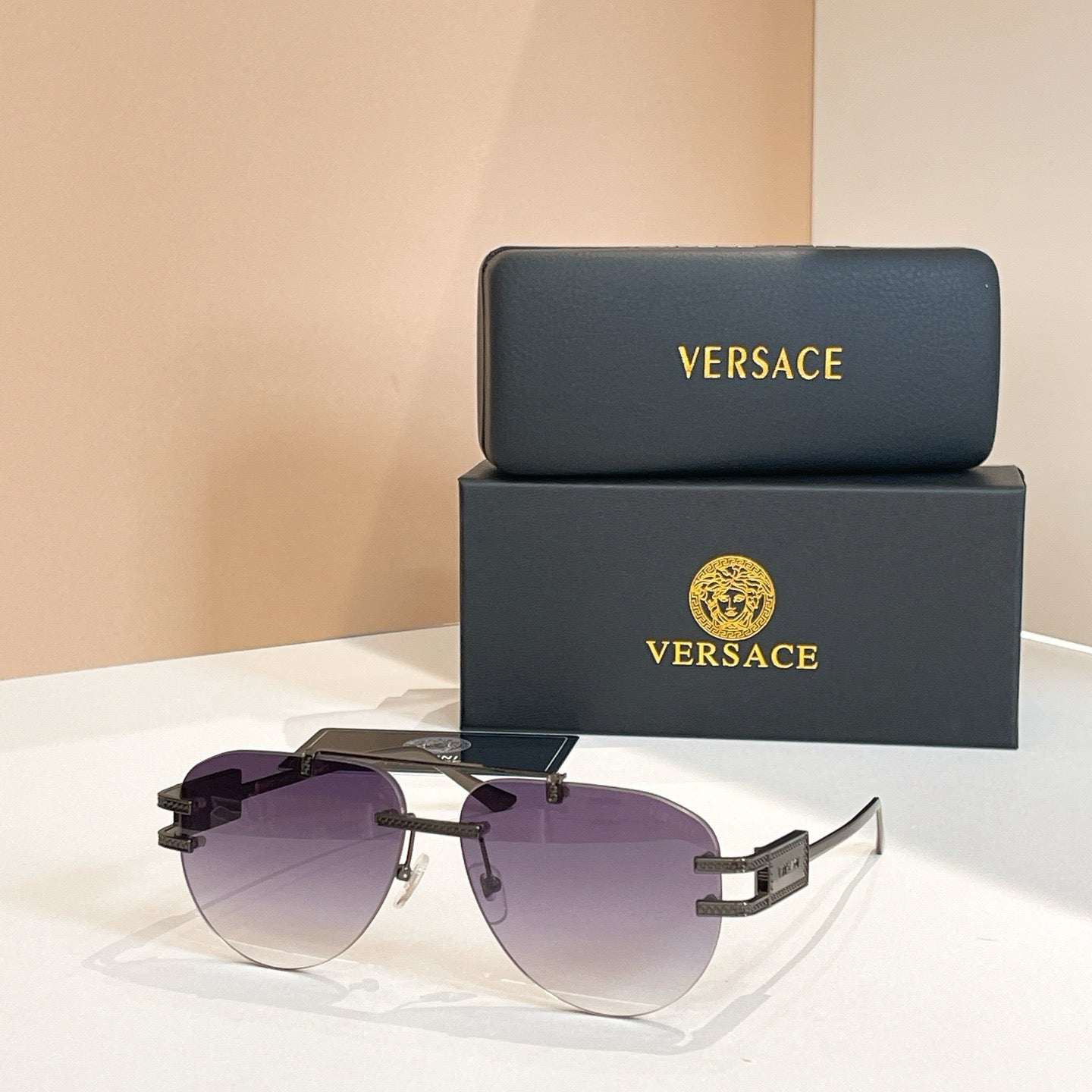 نظارة شمسية متعددة الألوان