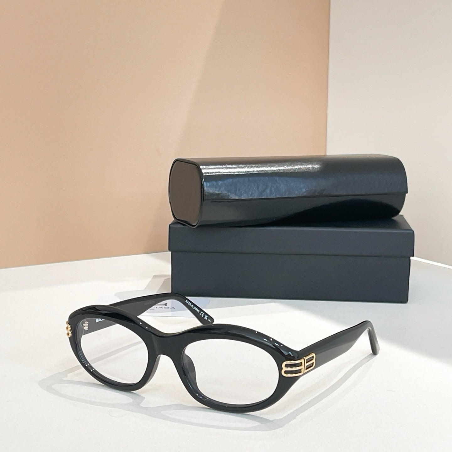 نظارة شمسية متعددة الألوان