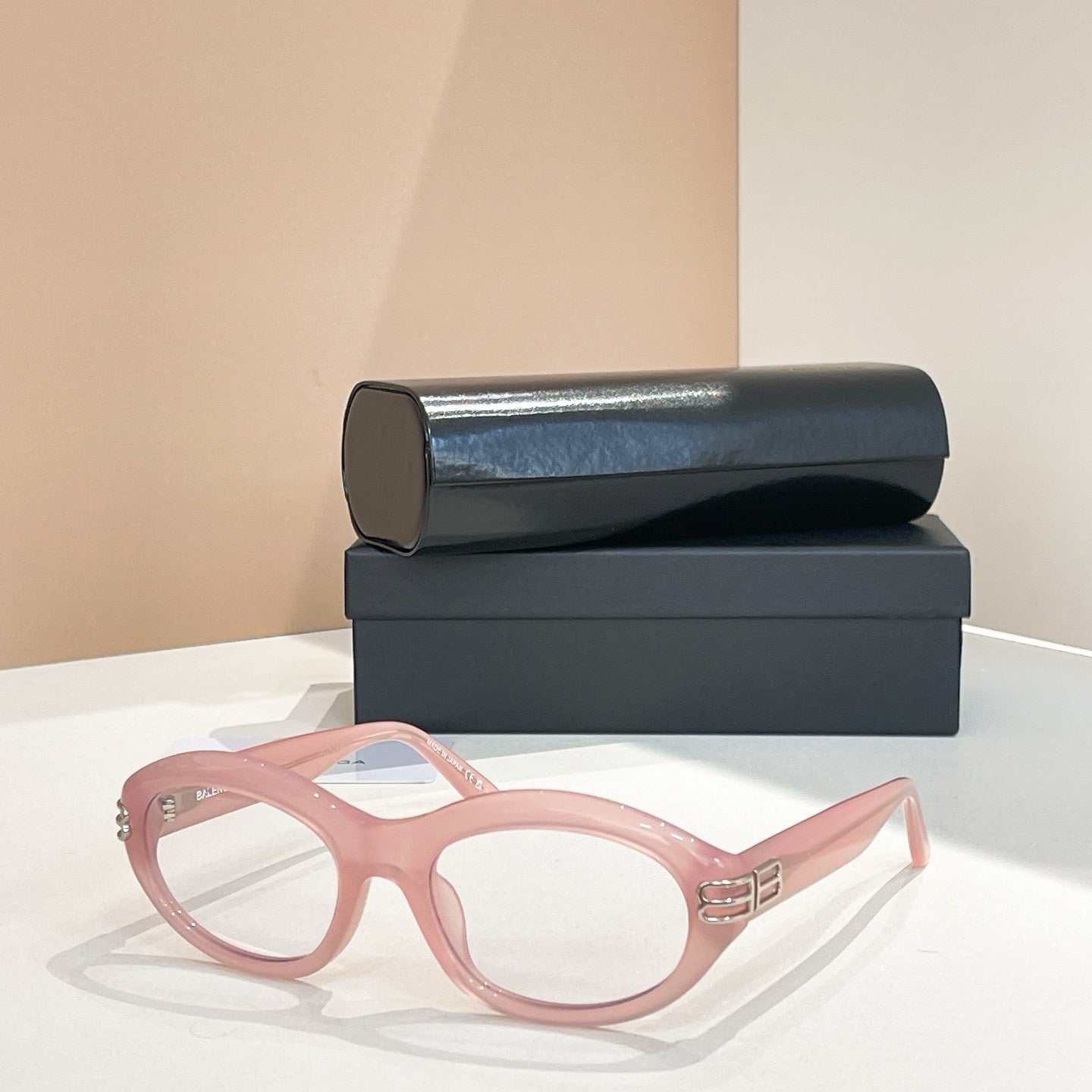 نظارة شمسية متعددة الألوان