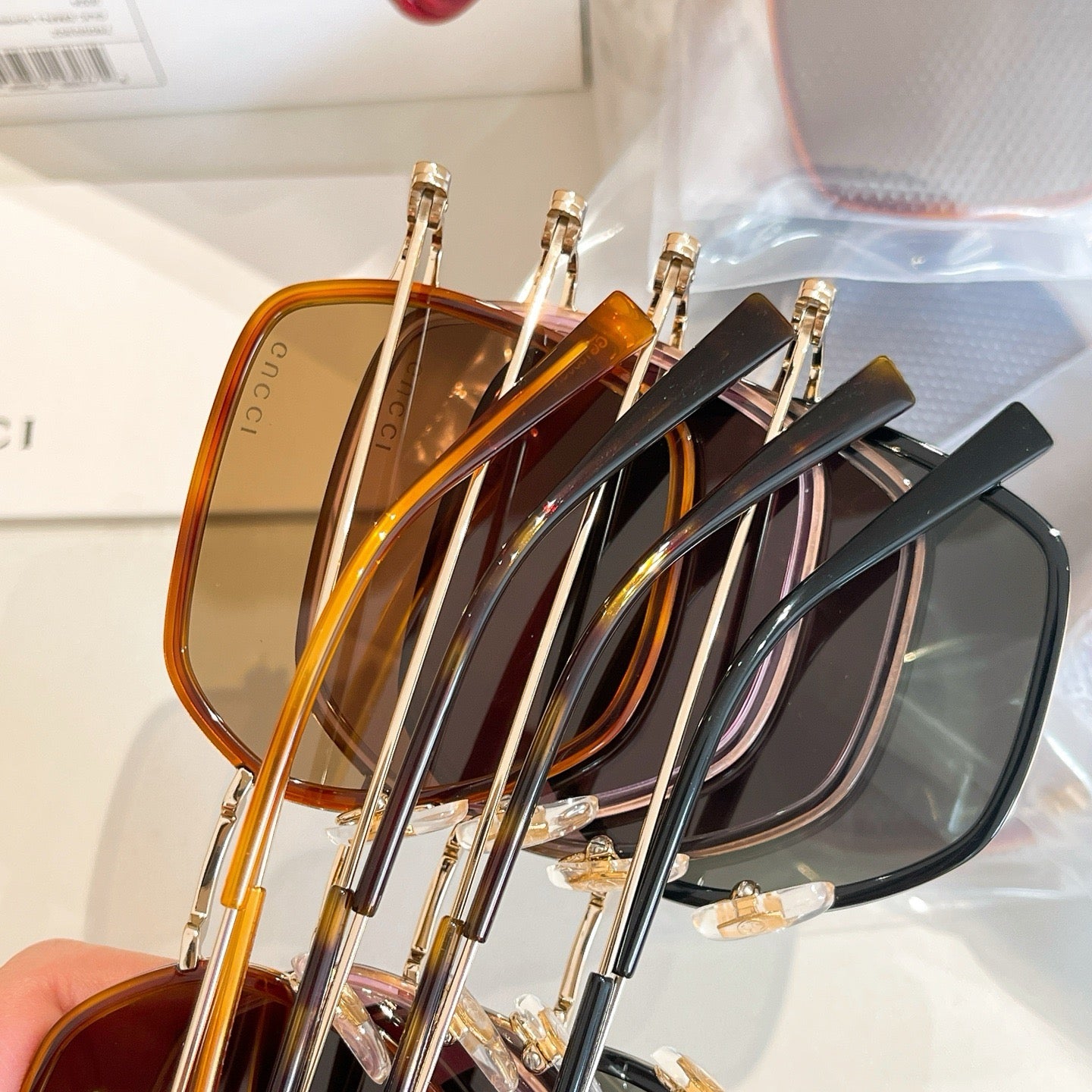 نظارة شمسية متعددة الألوان