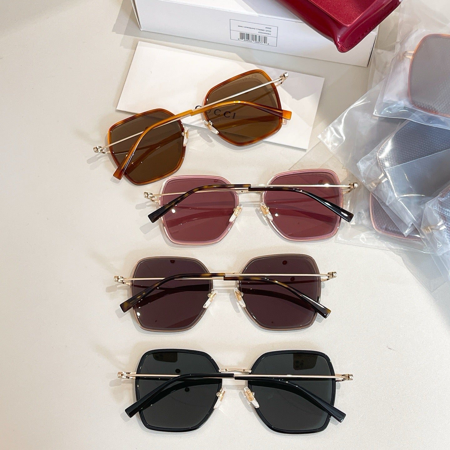 نظارة شمسية متعددة الألوان