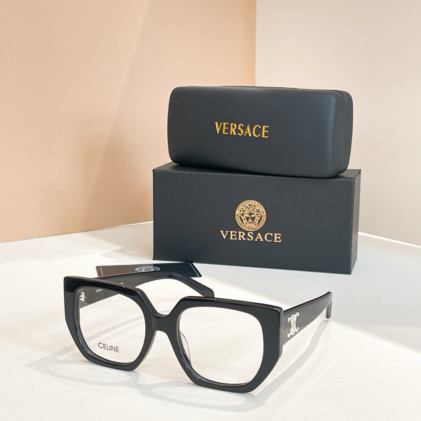 Mehrfarbige Sonnenbrille