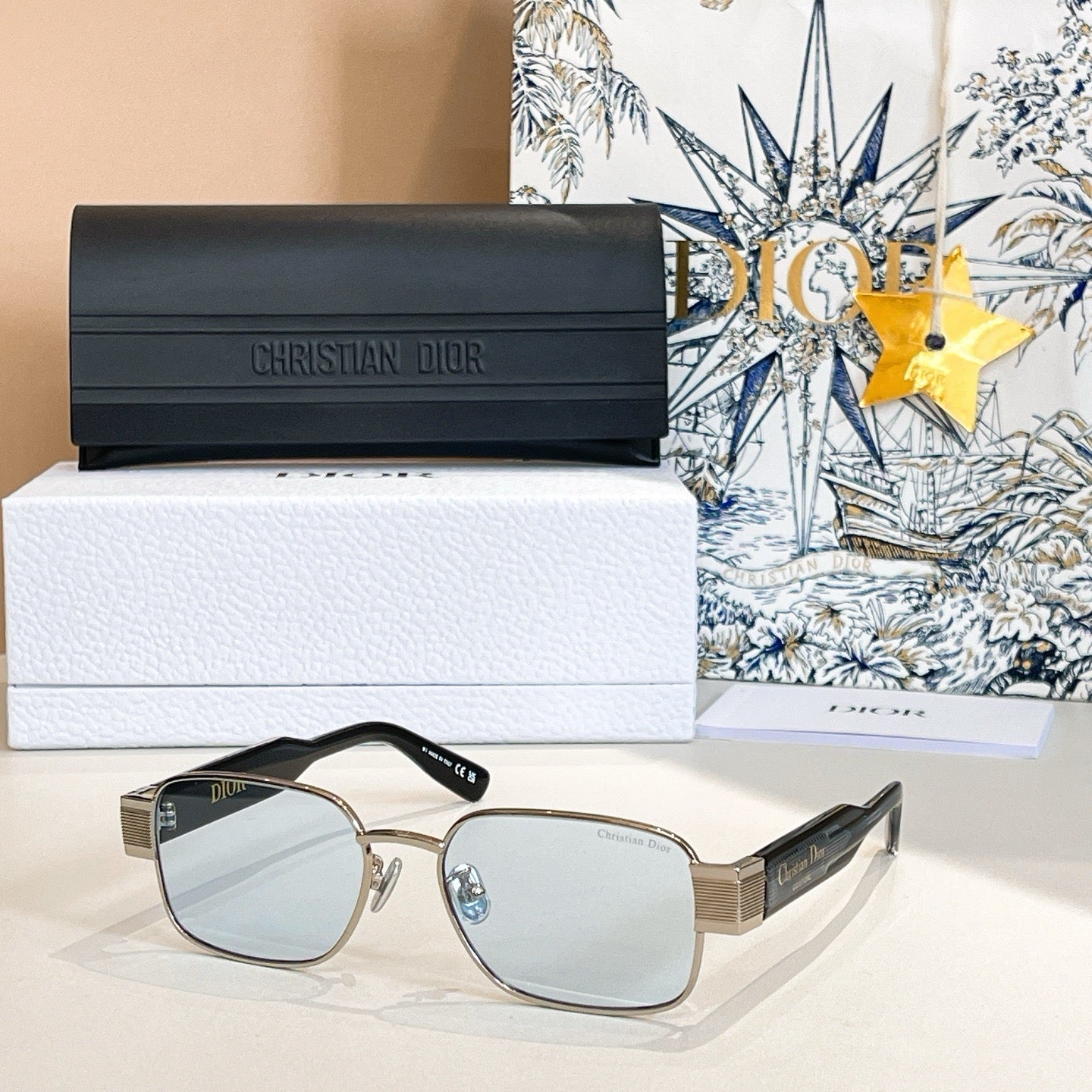 نظارة شمسية متعددة الألوان