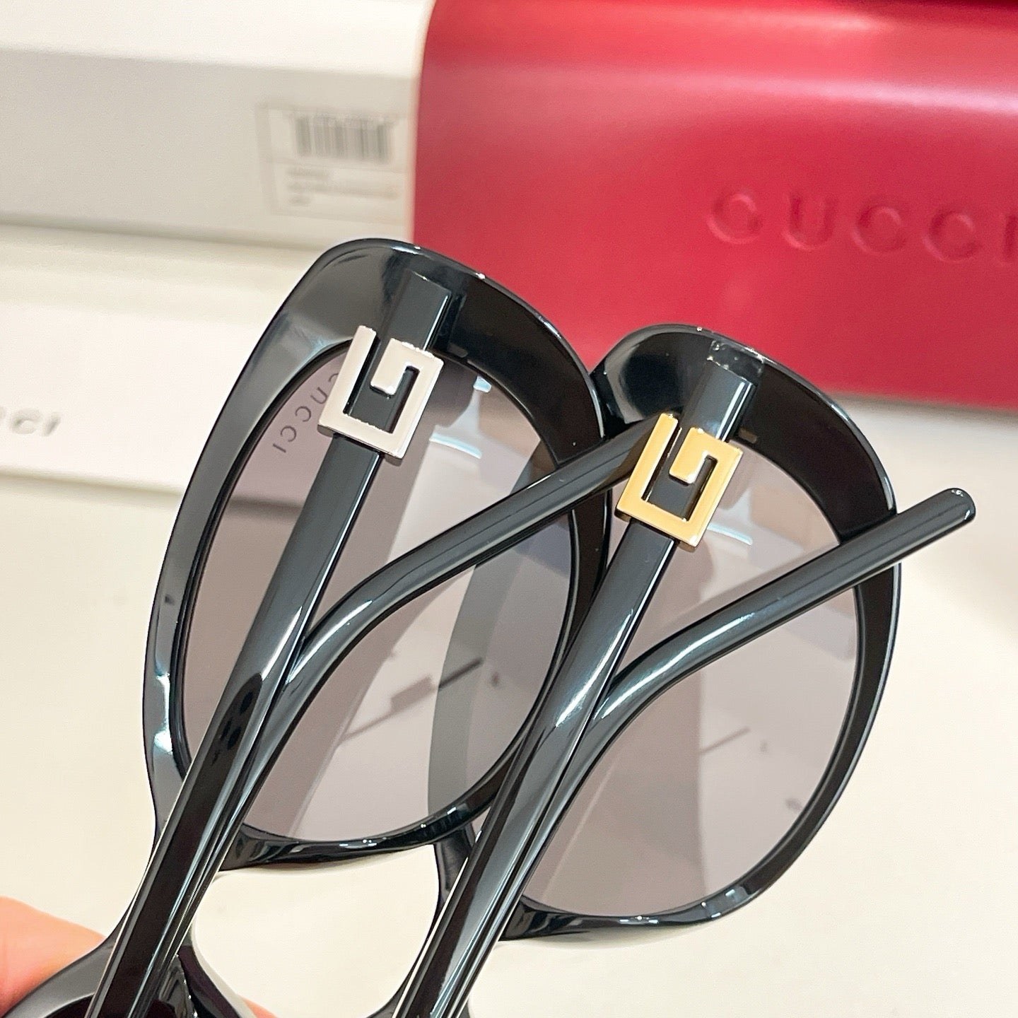 نظارة شمسية متعددة الألوان