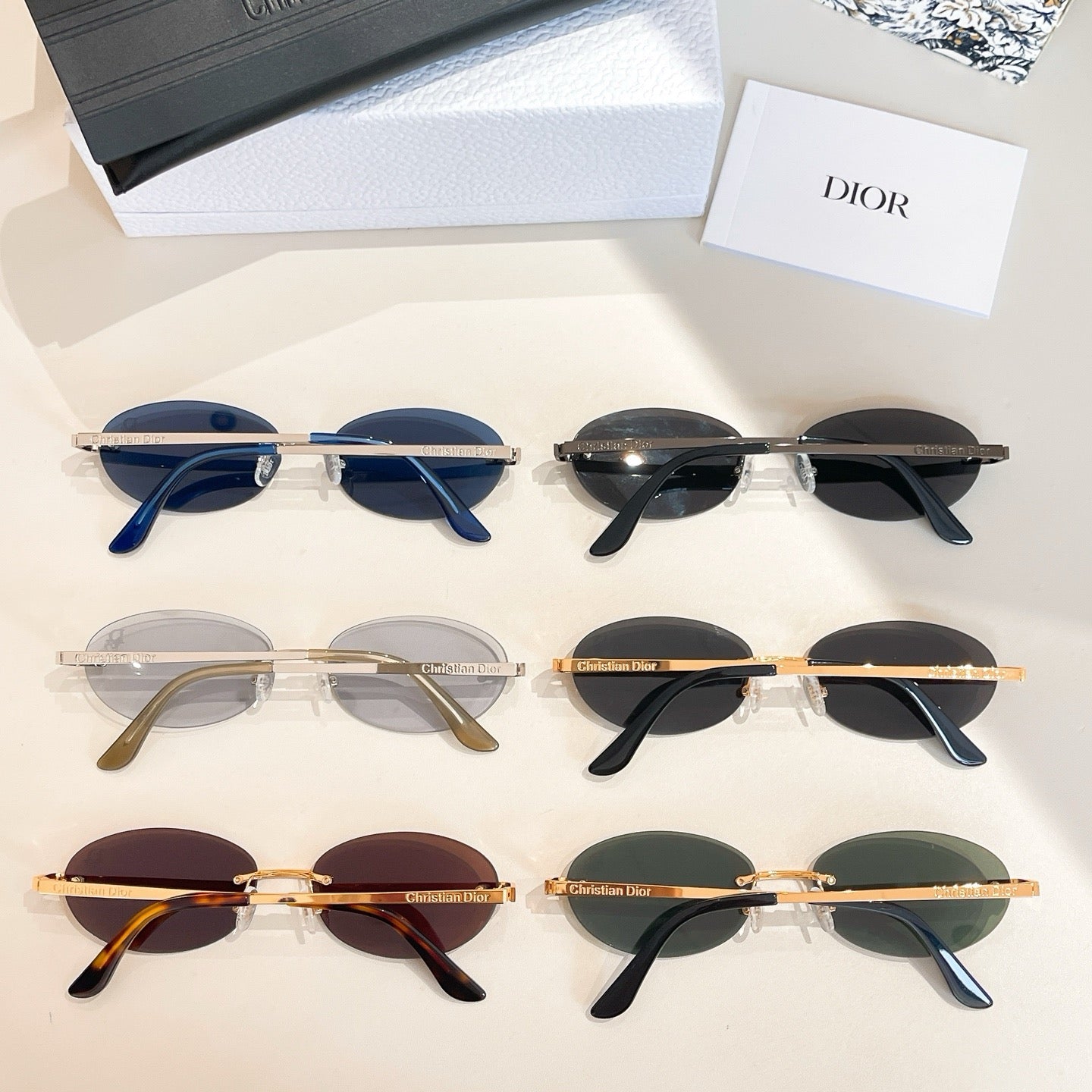 Mehrfarbige Sonnenbrille