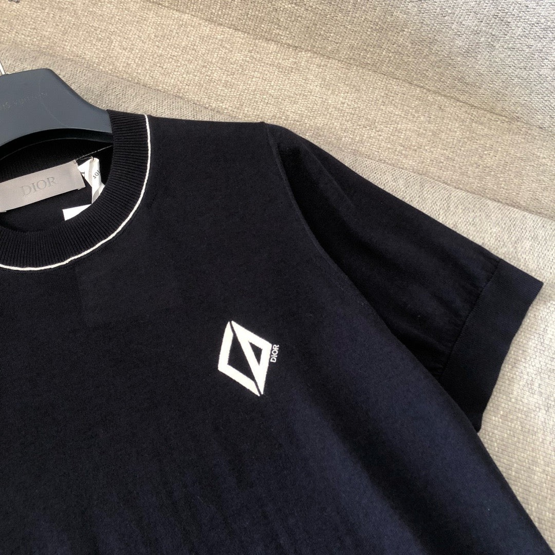 Black T-Shirt - FashionHype.xyz