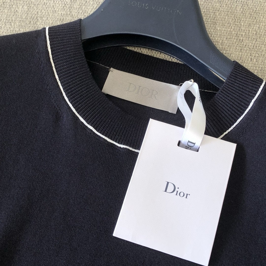 Black T-Shirt - FashionHype.xyz