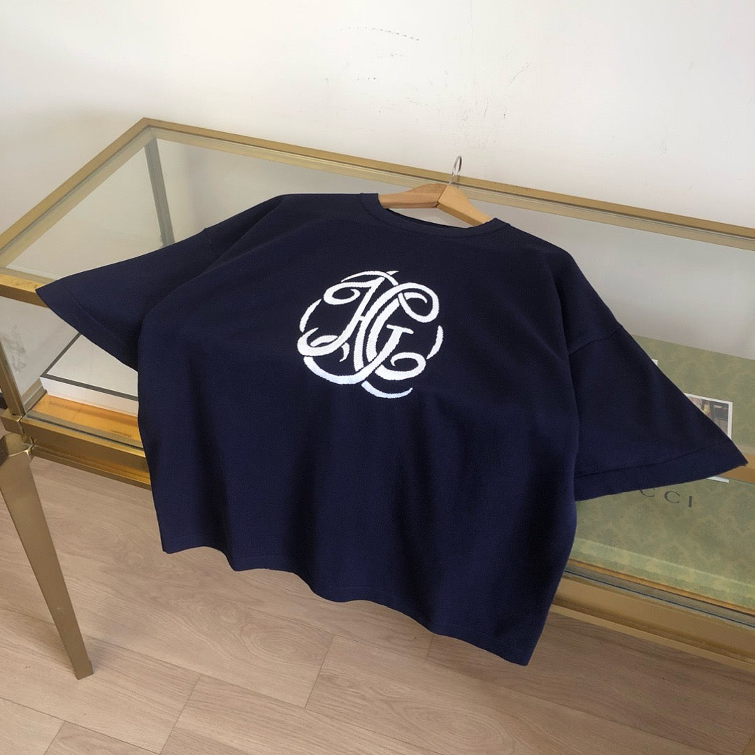 Dunkelblaues T-Shirt