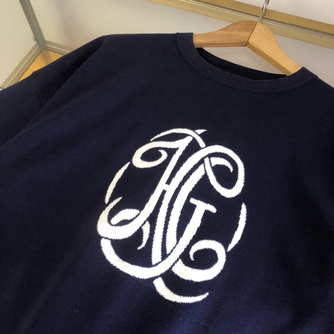 Dunkelblaues T-Shirt