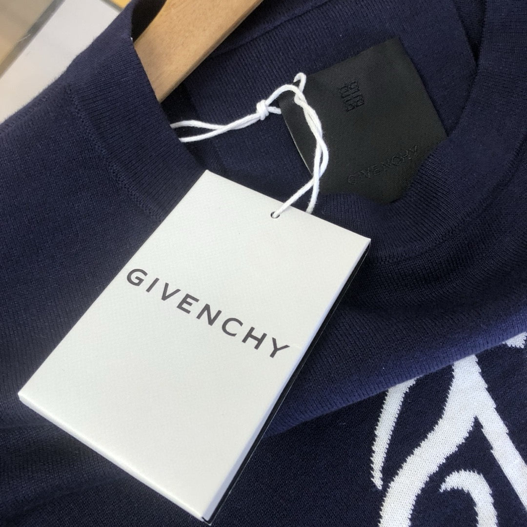 Dunkelblaues T-Shirt