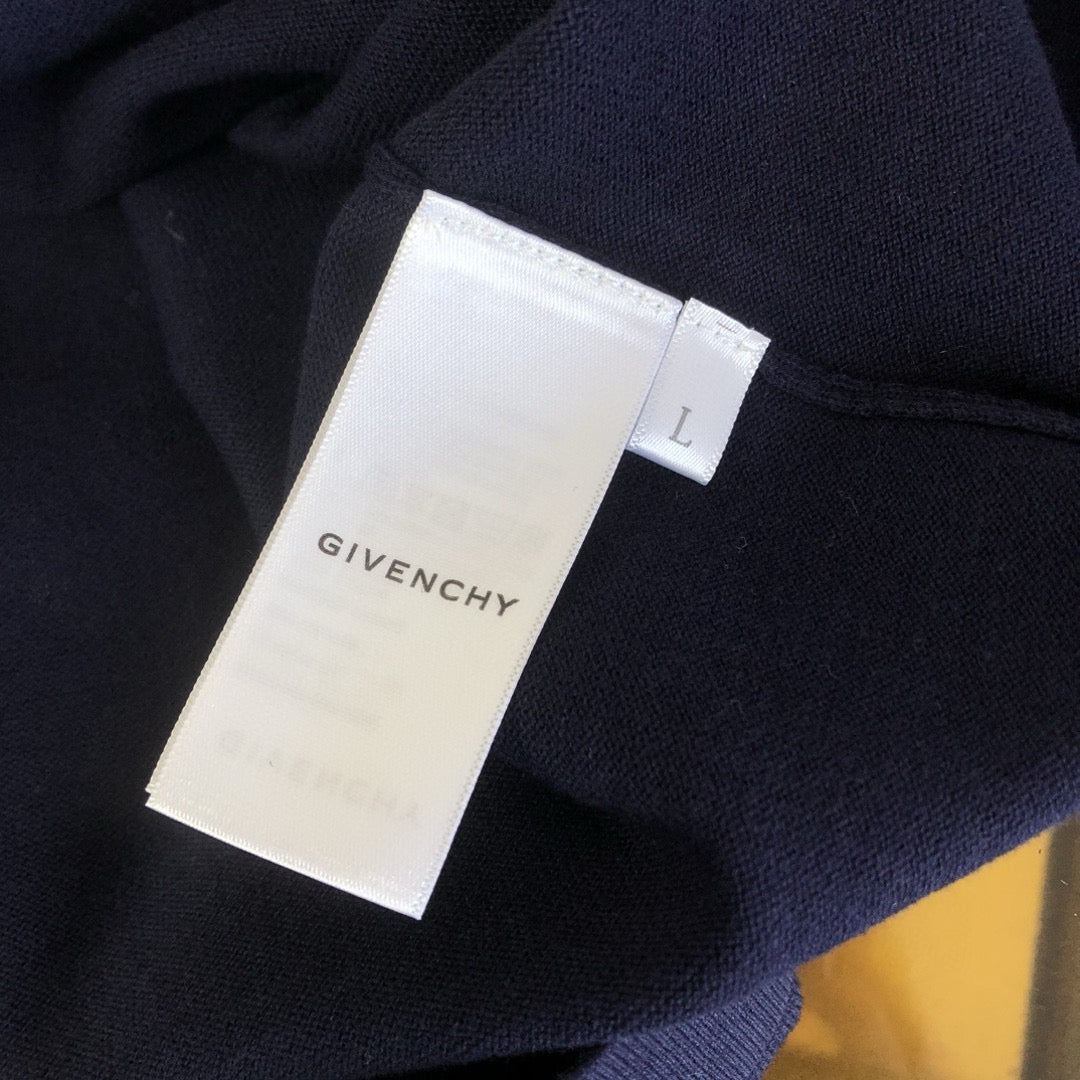 Dunkelblaues T-Shirt