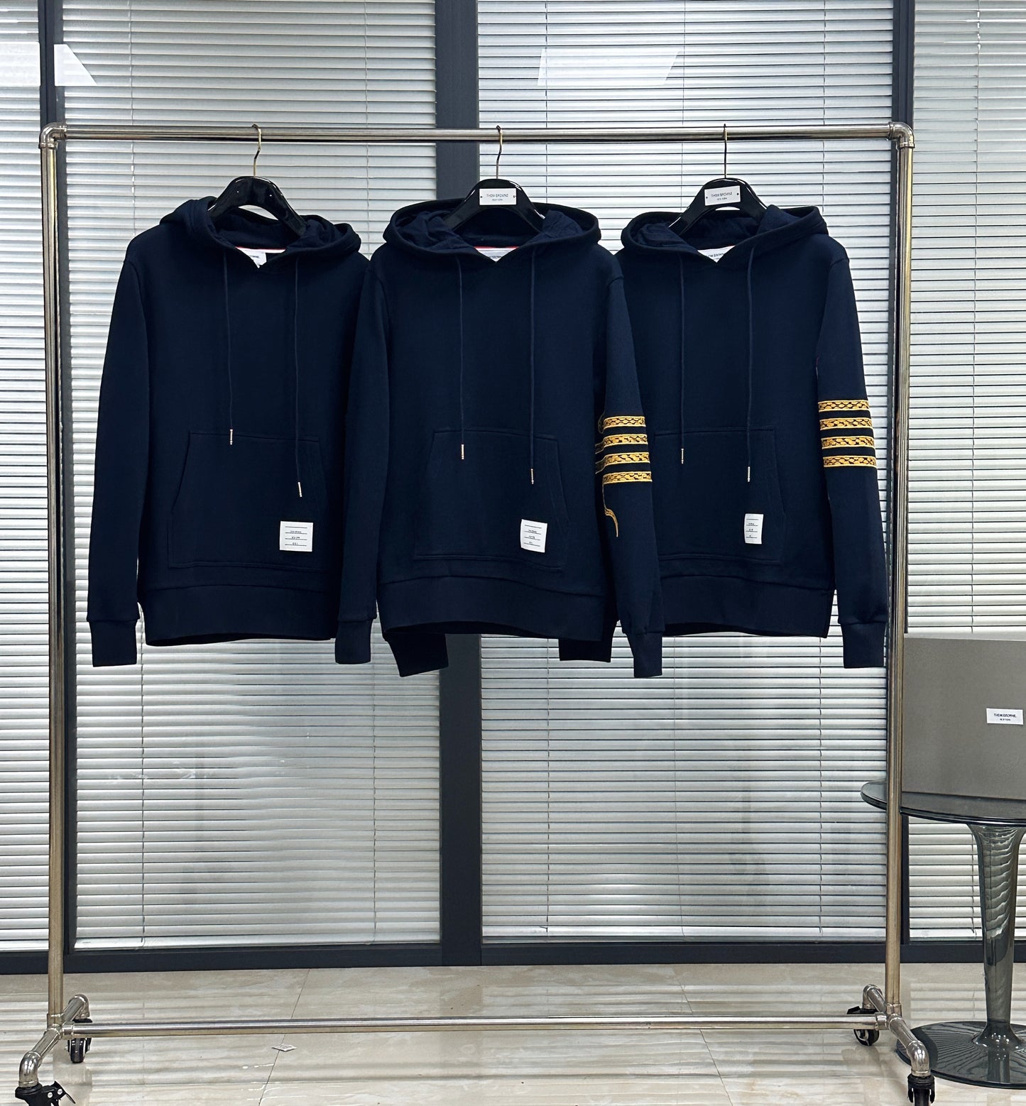 Sudadera con capucha azul oscuro