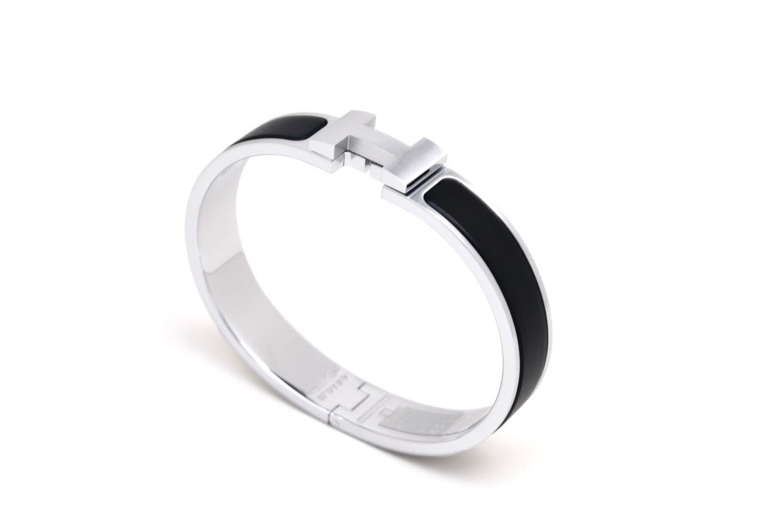 Pulsera de plata negra