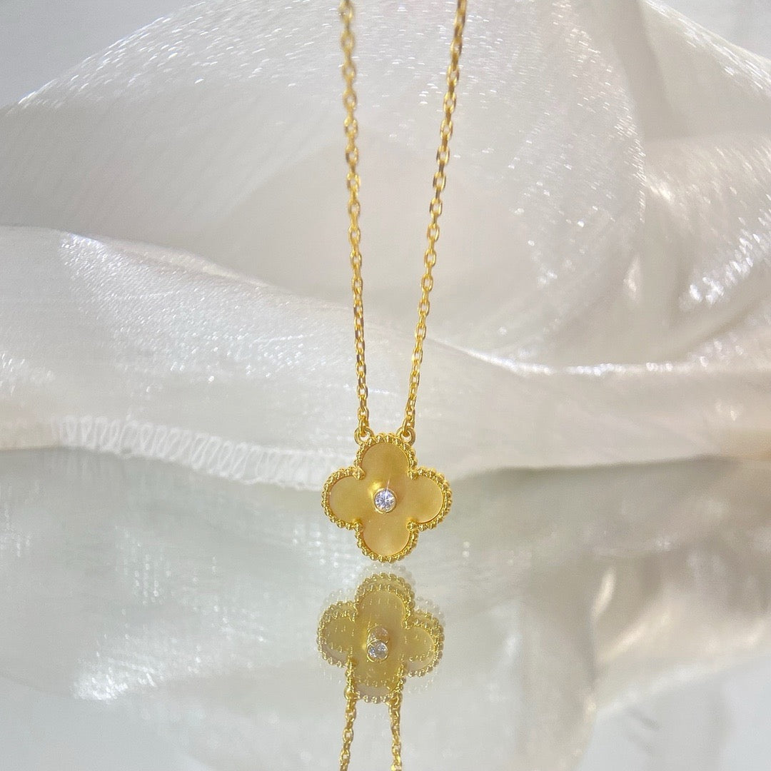 collar de oro