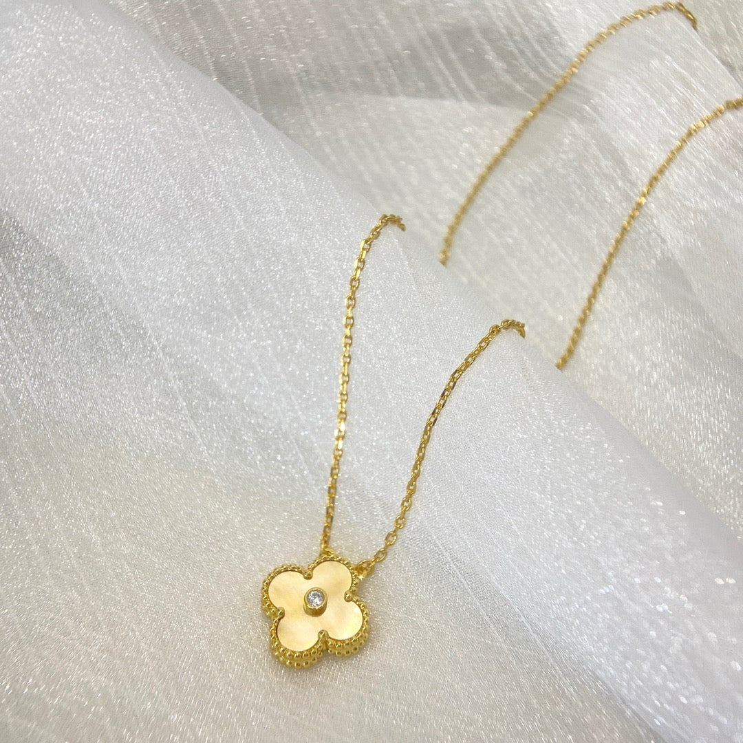 collar de oro